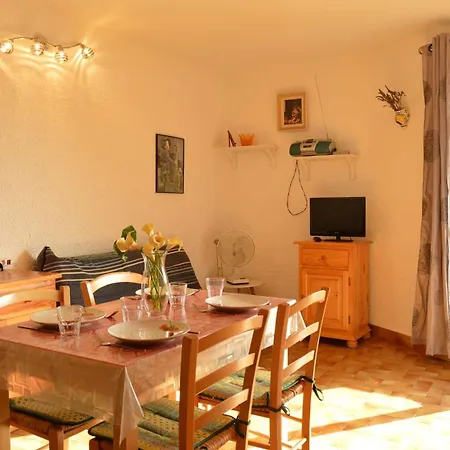Apartment 2 Pieces 4 Couchages Sur Ar320-011 *